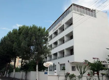 Отель Kamil 3*